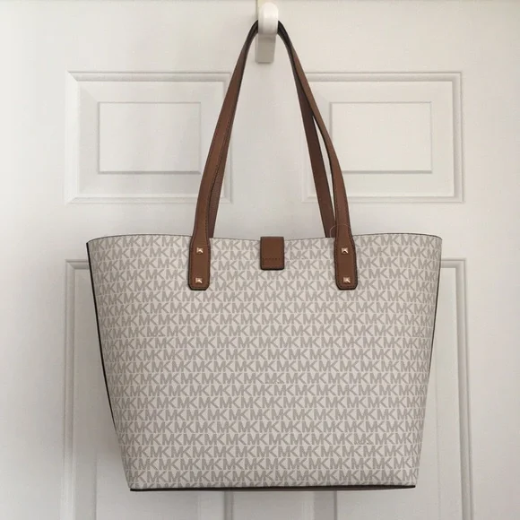 Michael Kors Tote Signature Brand Monogram Gold Hardware Tan Handle - Picture 6 of 9